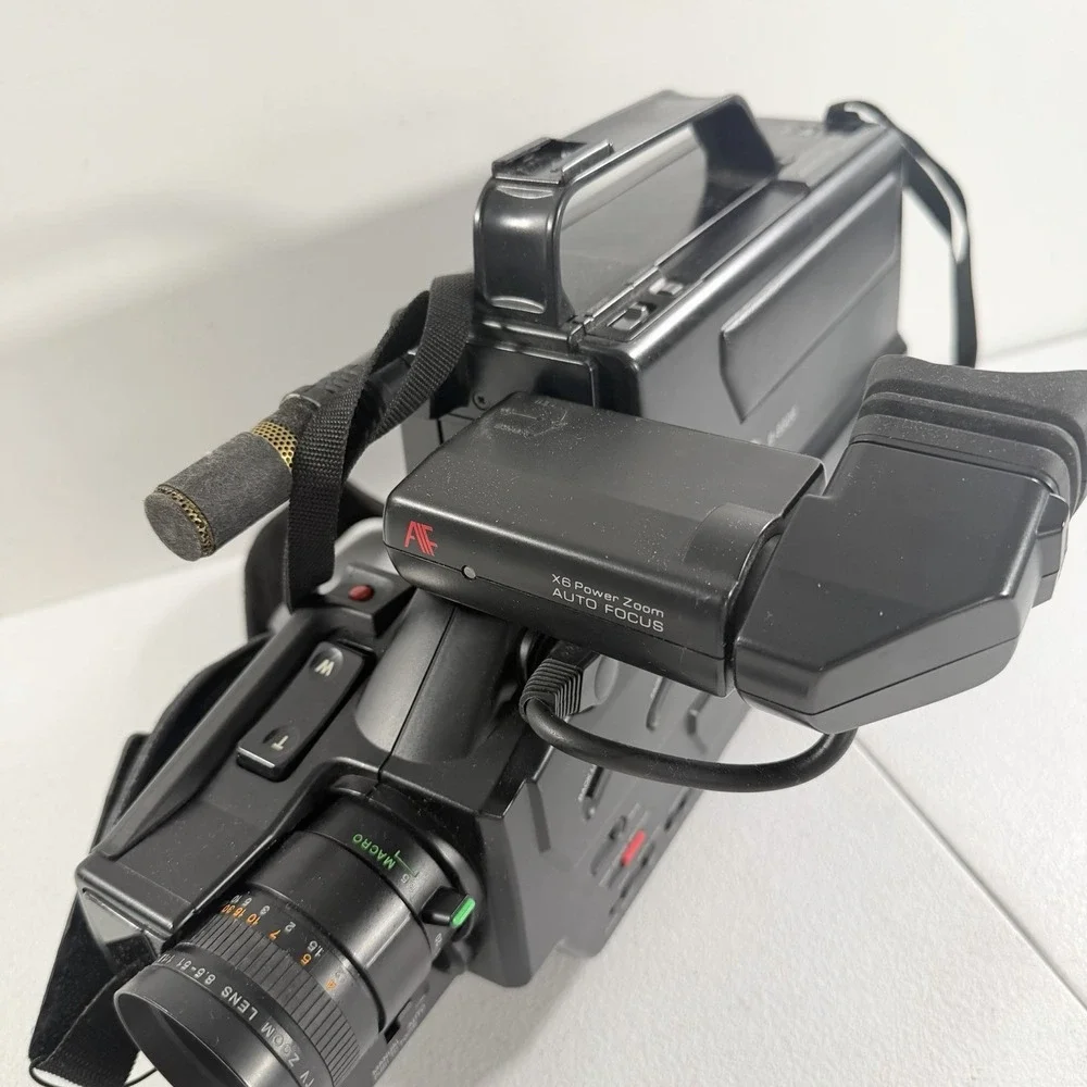 Vintage GE 9-9806 VHS‎ Movie Video System Camcorder POWERS ON AS IS READ DESC.